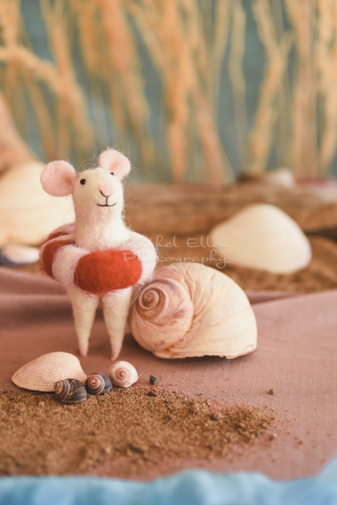 seaside felted mouse